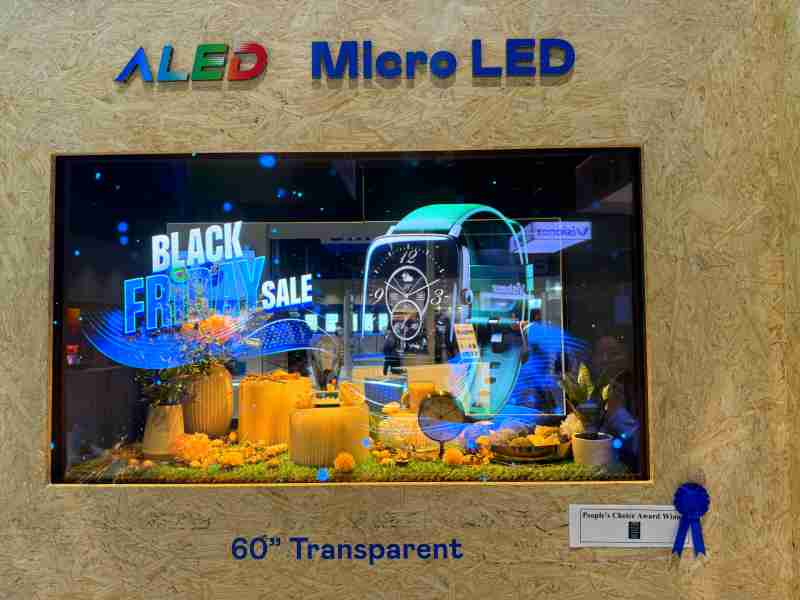 CG电子60吋高透明度Micro LED显示器获”最佳Micro LED技术应用奖”，，，，将Micro LED面板透明化之设计特性极致发挥，，以可扩展性无缝拼接技术打造，，，具备600 nits全画面亮度、、、大于60%穿透率及超过NTSC 110%的优异广色域表现，，可依需求灵活应用于各种场域